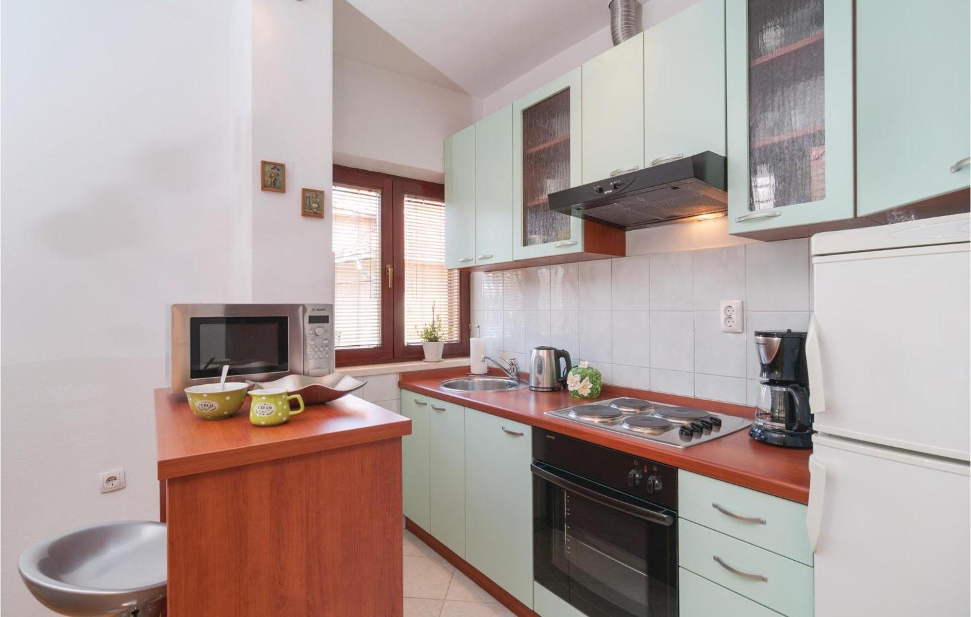 Lovely Apartment In Split With Wifi Экстерьер фото