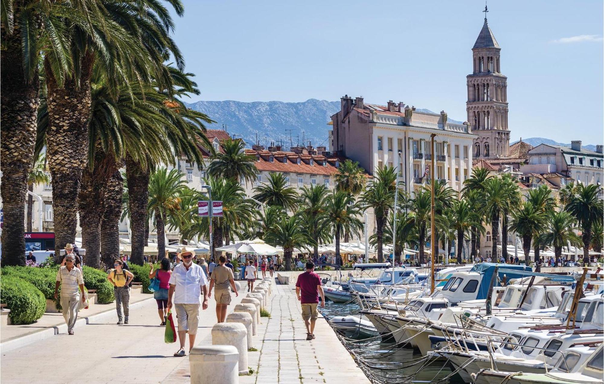 Lovely Apartment In Split With Wifi Экстерьер фото
